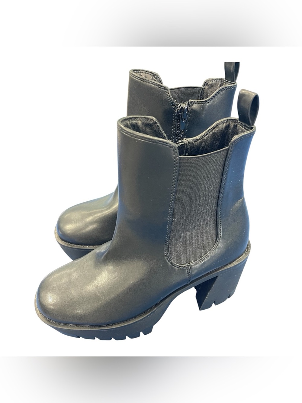 Madden Girl Women’s Chunky heel Black Boots And Elastic Side Size 8